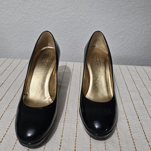 COACH Black Patent pumps - Picture 4 of 10